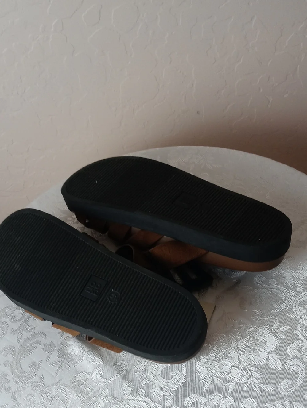 NWT No Boundaries Men's Brown Suede Fisherman Sandals with Buckle